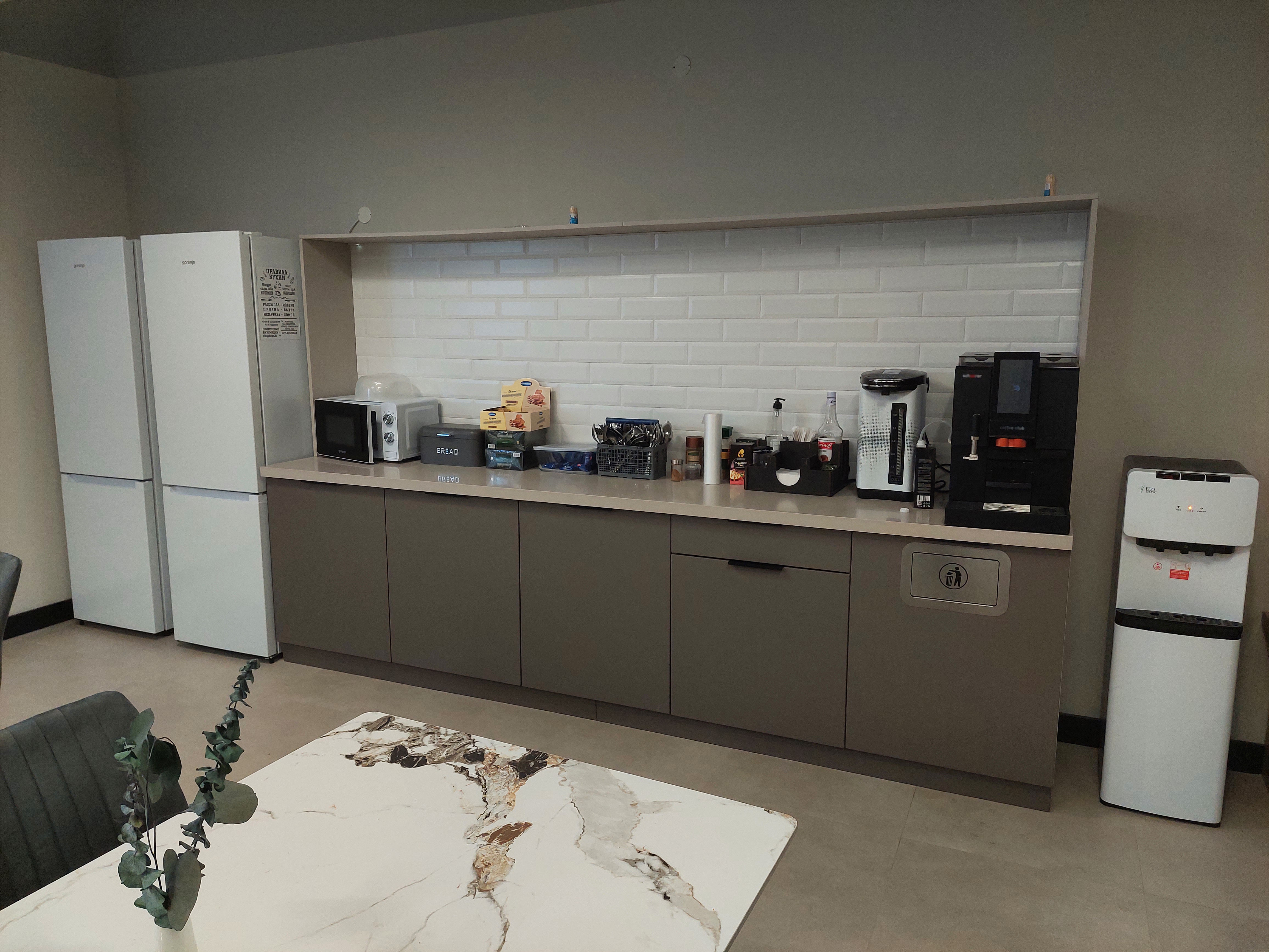 Зона хранения в столовой